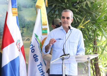 Presidente inaugura planta de tratamiento y sistema de aguas residuales en Luperón