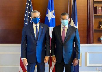 Abinader, único presidente en asistir a juramentación del nuevo gobernador de Puerto Rico