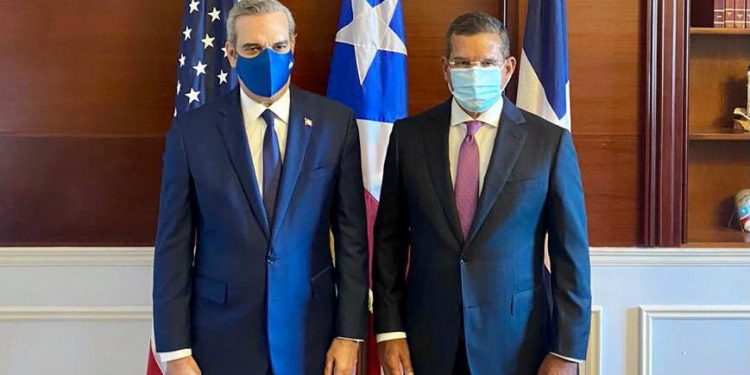 Abinader, único presidente en asistir a juramentación del nuevo gobernador de Puerto Rico