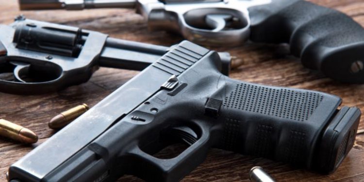 Ocupan armas de fuego ilegales y pertrechos en una vivienda en Barahona