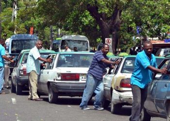 Diputados Autorizan al Gobierno incluir choferes en FASE y Quédate en Casa
