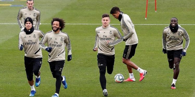 Real Madrid defiende su corona de supercampeón