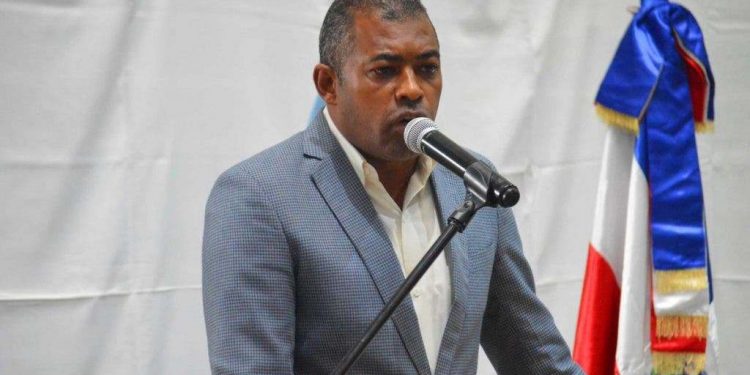 Nelson Fulcar valora importancia de la educación física