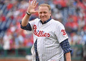 Curt Schilling pide al Salón de la Fama lo excluyan de la boleta del 2022