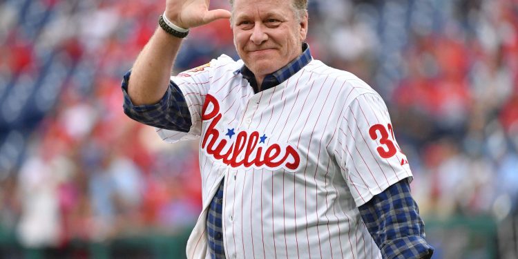Curt Schilling pide al Salón de la Fama lo excluyan de la boleta del 2022