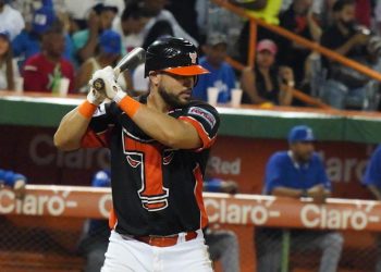 Toros anuncian rotación y regreso del receptor Fernando Flores