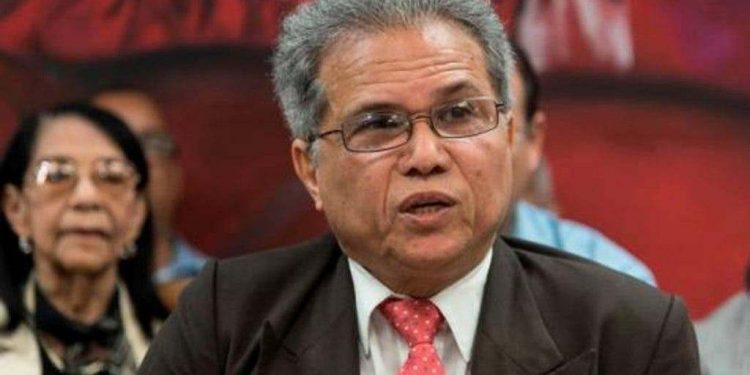 Waldo Ariel Suero dice no se colocará vacuna de AstraZeneca por “baja” efectividad