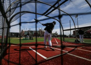 Los salarios de Grandes Ligas caen por tercer año seguido