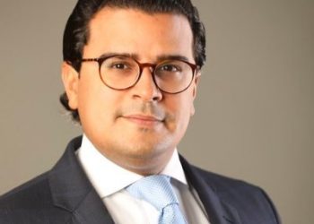 Martínez Hoepelman recibe apoyo de universidades e industriales, en aspiración a Defensor del Pueblo