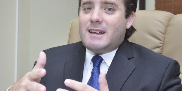 Ministro José Paliza: “Gobierno ha sido persistente, consistente y hasta necio para adquirir la vacuna”