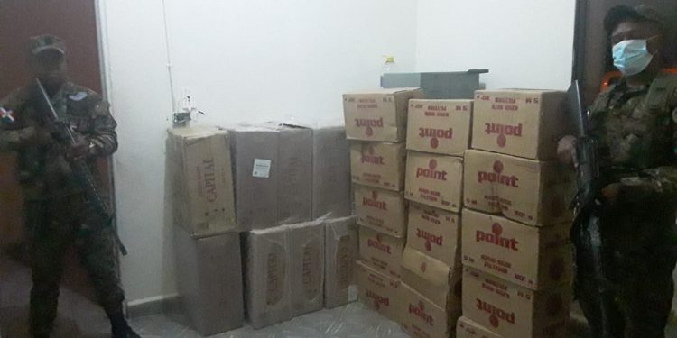 Quinta compañía de Duvergé  ocupa cigarrillos de contrabando
