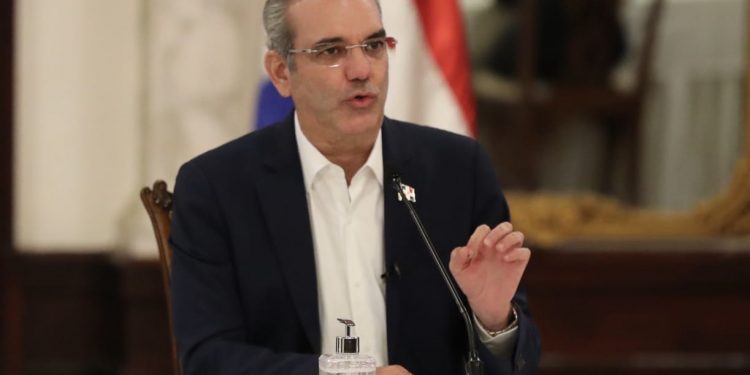 Presidente Abinader ordena cancelar agentes PN que acribillaron pareja de esposos