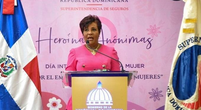 Josefa Castillo asegura aumentó nómina para nombrar su gente