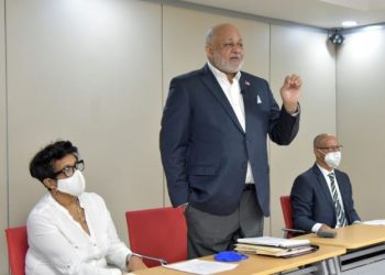 Ministro Fulcar se reúne con directores Regionales y de Distritos