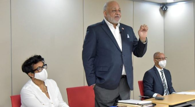 Ministro Fulcar se reúne con directores Regionales y de Distritos