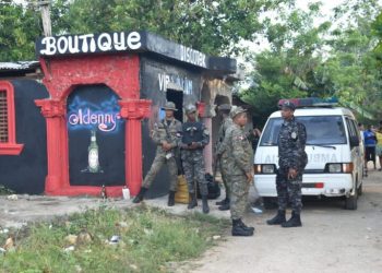 Tiroteo en un bar de Villa Riva deja cuatro muertos y un capitán PN herido