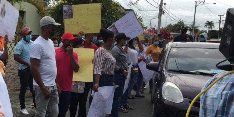 Familiares exagentes imputados por muerte de pareja piden juicio justo y que el caso se esclarezca