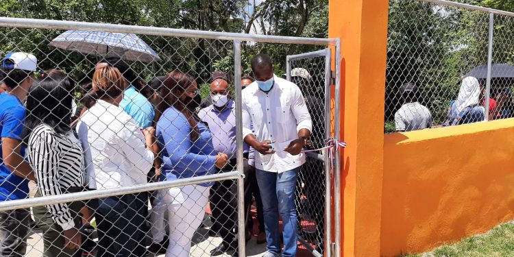 Inauguran cancha deportiva en Don Juan, Monte Plata