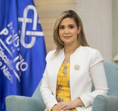 Fiscal pide abogado entregarse y responder por 283 querellas de familia Rosario