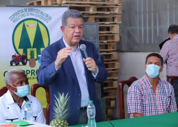 Leonel Fernández se reúne con agricultores, ganaderos, empresarios y dirigentes políticos de Sánchez Ramírez