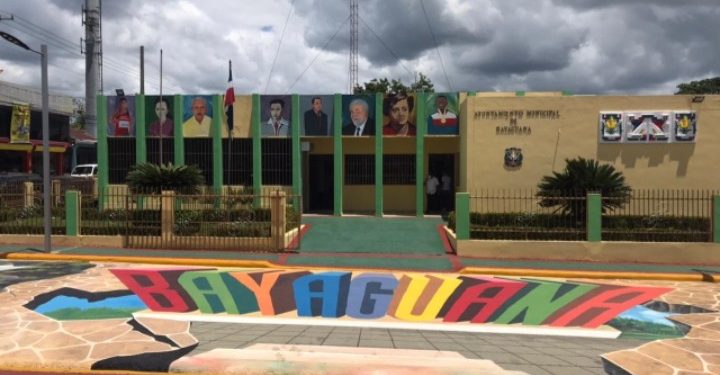 Manuel Pantalio continúa trabajando en el embellecimiento de Bayaguana