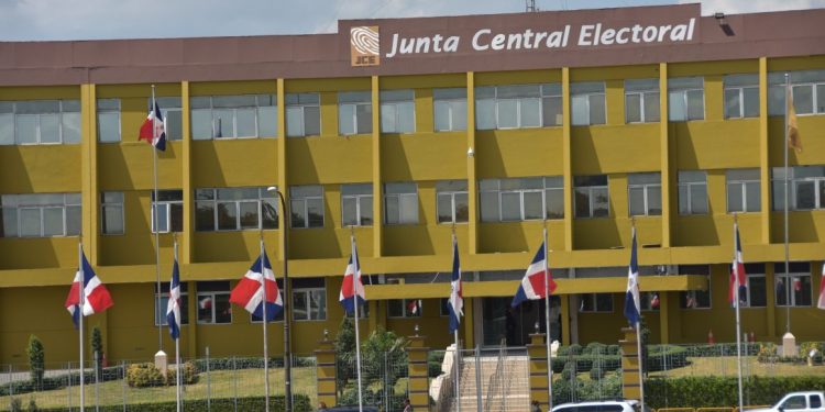 JCE destituye a 22 trabajadores por cometer faltas graves