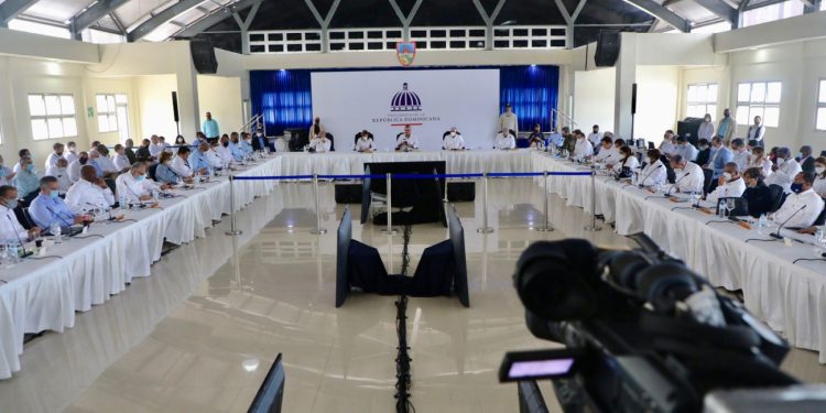 Presidente Abinader anuncia inversión de RD$6,421 millones en obras para las cuatro provincias de la Región Enriquillo