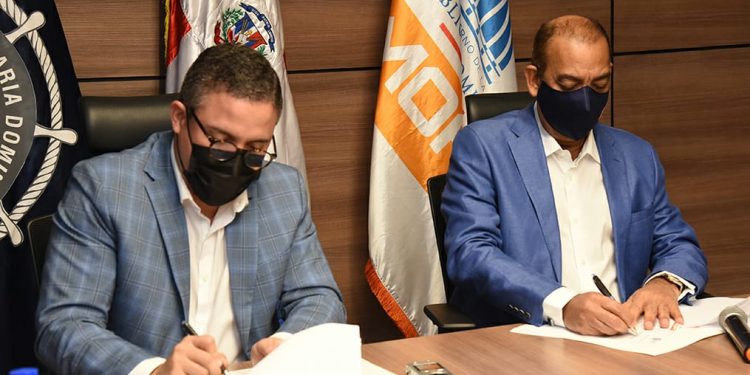 MOPC Y APORDOM firman convenio para construir y rehabilitar puertos pesqueros