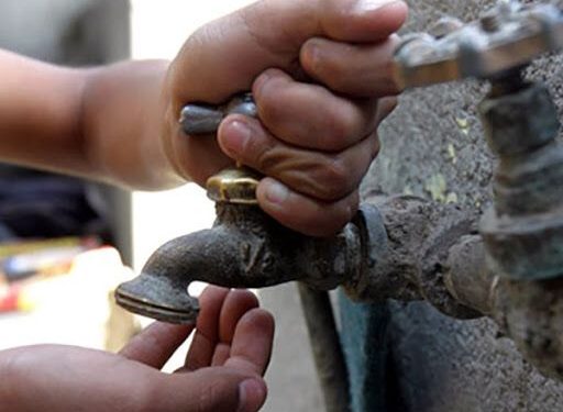 Municipes se quejan por falta de agua en Monte Plata