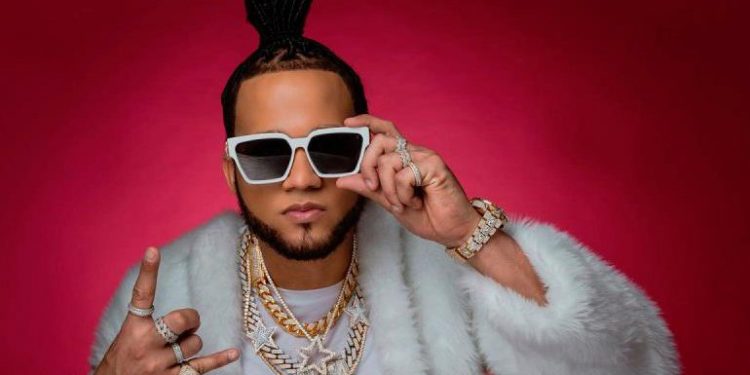 Revelan que El Alfa exigió una estatuilla para participar en Premios Soberano