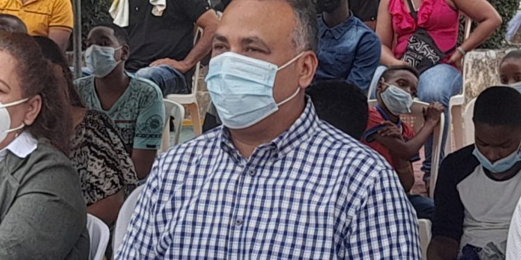 Alcalde Manuel Pantalio Felicita a los Padres en su Día