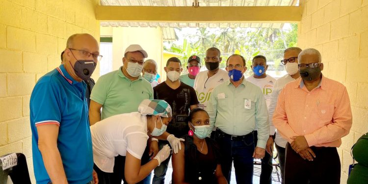 Director general de Pensiones continúa brindando soporte a Jornada Nacional de Vacunación