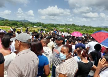 Sepultan pareja de esposos que falleció en accidente de tránsito en Los Botados, Yamasá
