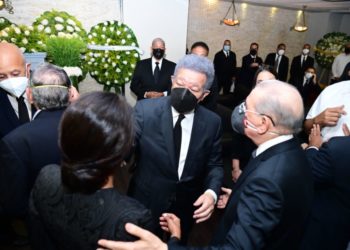 Personalidades políticas ofrecen sus condolencias al expresidente Fernández por muerte de doña Yolanda