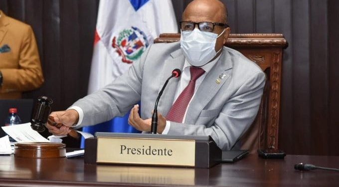 Pacheco convoca una sesión extraordinaria y logra aprobar estado de emergencia