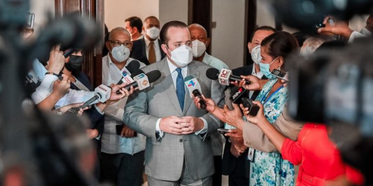 Gobierno convoca a diálogo a los partidos para el próximo lunes