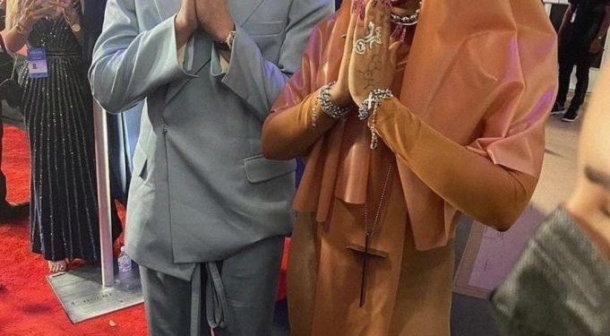 Tokischa desfila en los Latin Billboard 2021 y posa junto a Bad Bunny