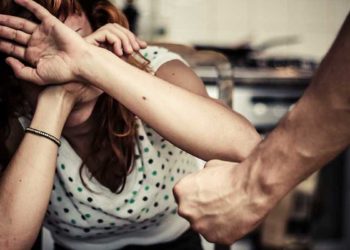 Hombre agrede a pareja por negarse a tener relaciones sexuales