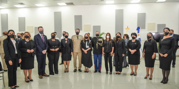 Ministerio de la Mujer rinde homenaje póstumo a la sargento Johanny Rosario Pichardo