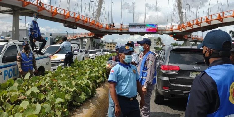 Policía Municipal realiza fuerte Operativo contra vendedores ambulantes en el DN