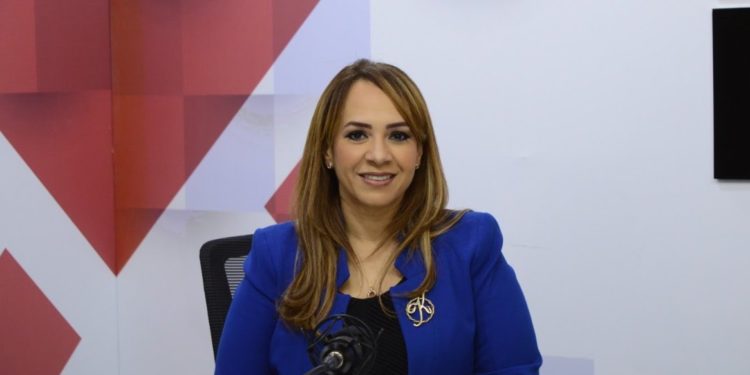 Karen Ricardo: «El PRM le vendió un sueño de cambio a la población, que está terminando en pesadilla»