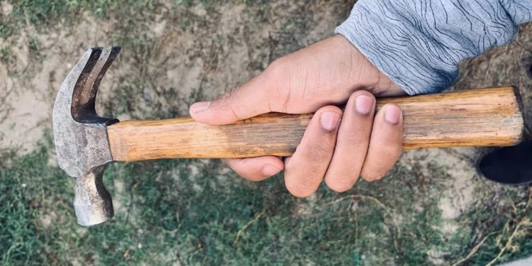 Hombre mata otro a martillazos por colocarle basura frente a su casa