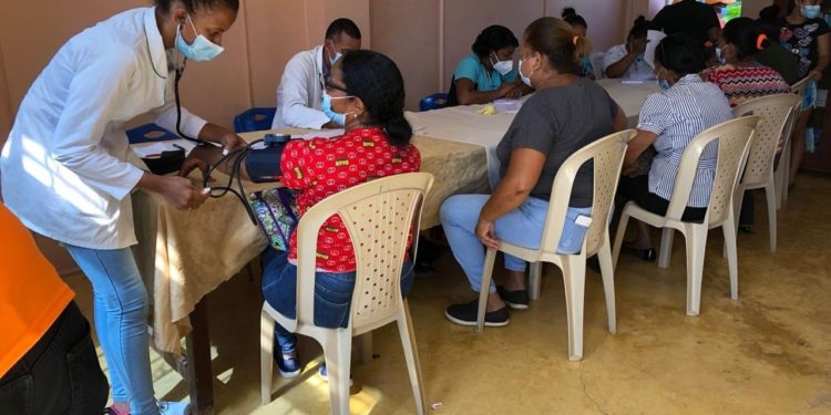 Fundación SOLN realiza operativo de salud en San Juan