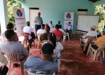 Autoridades y dirigentes comunitarios de Cotuí dicen que aportan oro, y no reciben ni agua potable