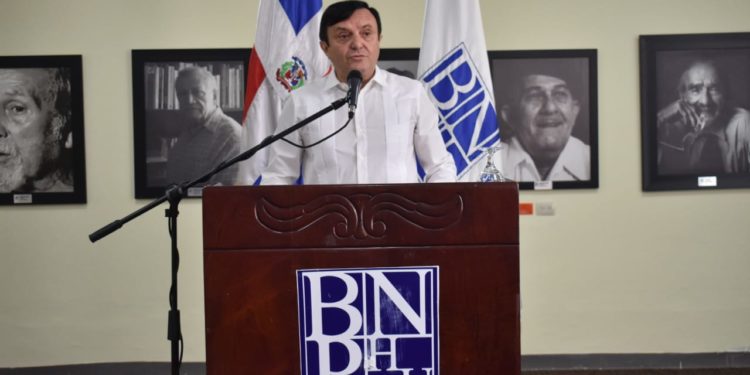 “Muy pocos autores han sido capaces de llegar tan lejos y tan profundo, como Veloz Maggiolo”