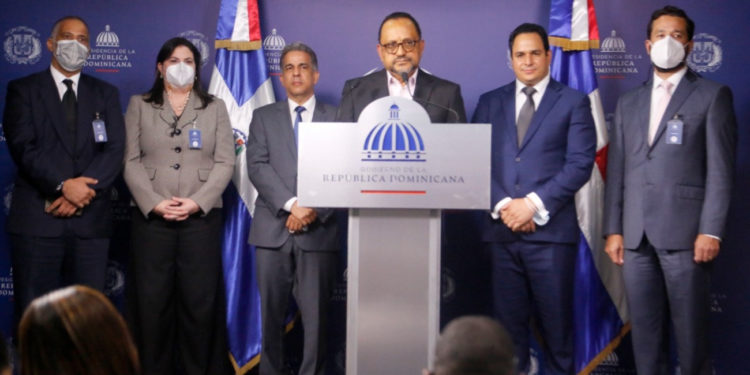 Poder Ejecutivo firma contrato con abogados para recuperación de Patrimonio Público