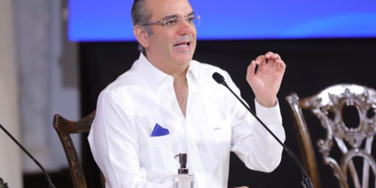 Abinader advierte no permitirá que bandas o sectores camuflajeados entren al país desde Haití