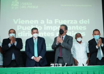 Catedrático Ramón Valerio se juramenta en FP, junto a 53 expresidentes de comités de base