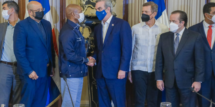 Presidente Abinader y alcalde electo de Nueva York expresan interés de colaboración en seguridad, comercio y cultura