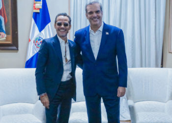 Presidente Abinader recibe en el Palacio Nacional a Marc Anthony